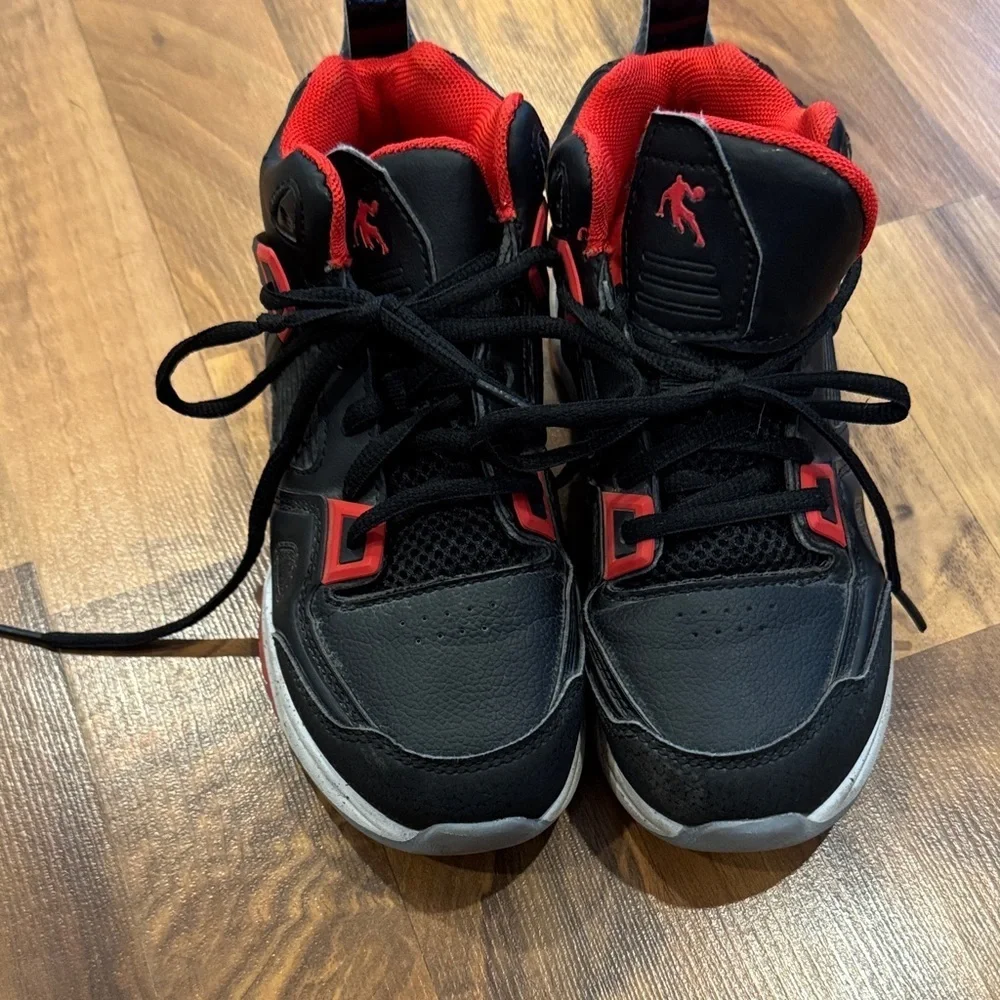 Kids' Black and Red jordan Andi sneakers
